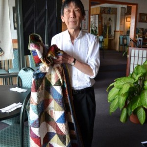 DSC_0255-400x600 Eddie from Joplin with Quilt made by sao June 2011