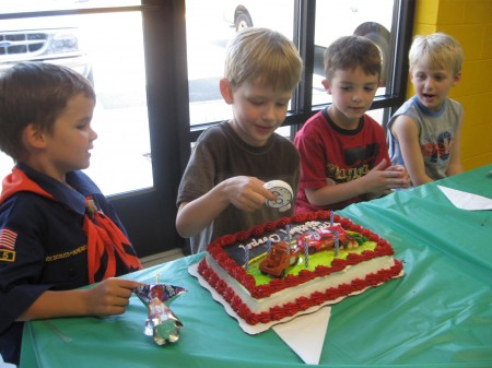 CARS on the cake - of course!!!!